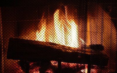 7 Must-Have Fireplace Tools and Accessories